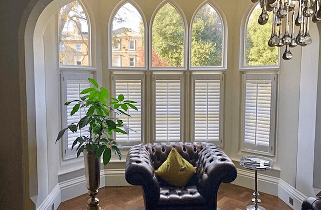 Café style plantation shutters